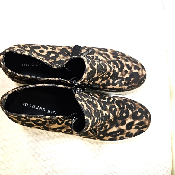 Madden Girl 8.5 Leopard Booties - Picture 3 of 8